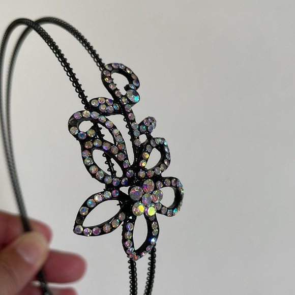 2/$15 - 3 GIRLS BLING HEADBANDS - Picture 2 of 6